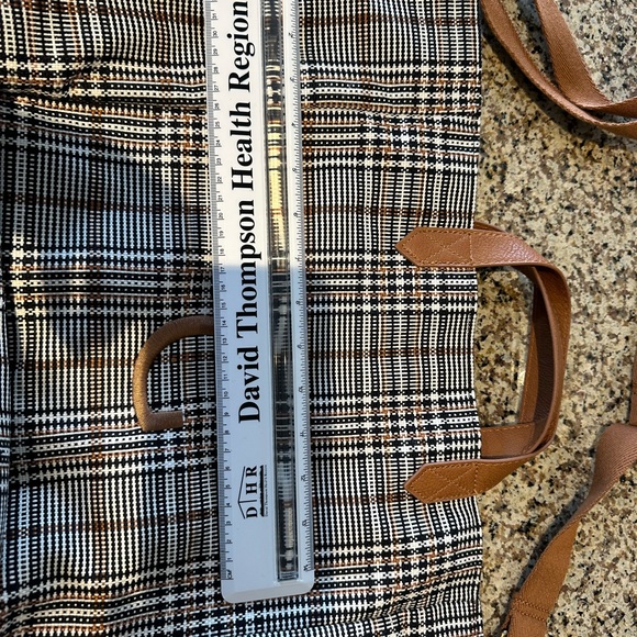 31 Extra Large Storage Tote in Sweater Plaid - Picture 4 of 6